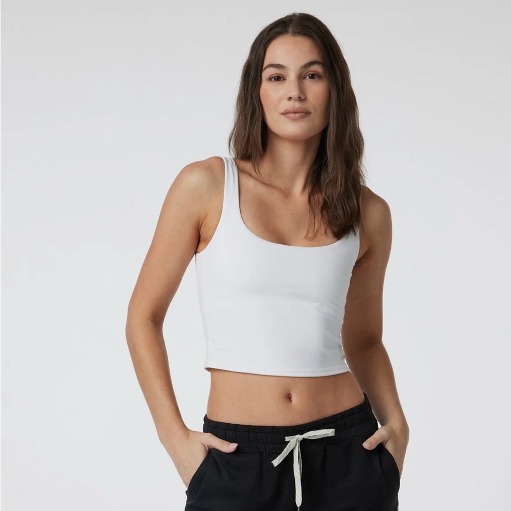 NWOT. Vuori Daily Crop Tank. Size Medium. White.
